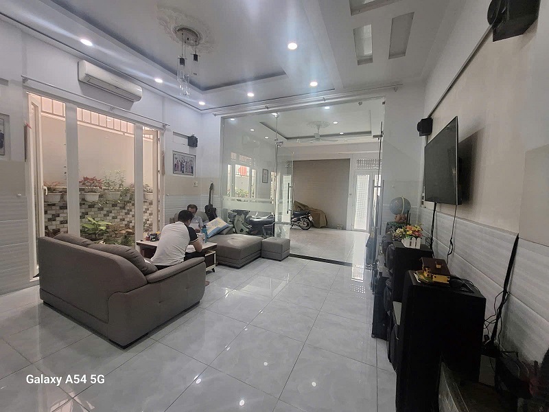 Bán nhà HXH quay đầu Cách Mạng Tháng 8, P15. Q10, 103m2, 5 tầng, ngang 6,1m - Ảnh 1