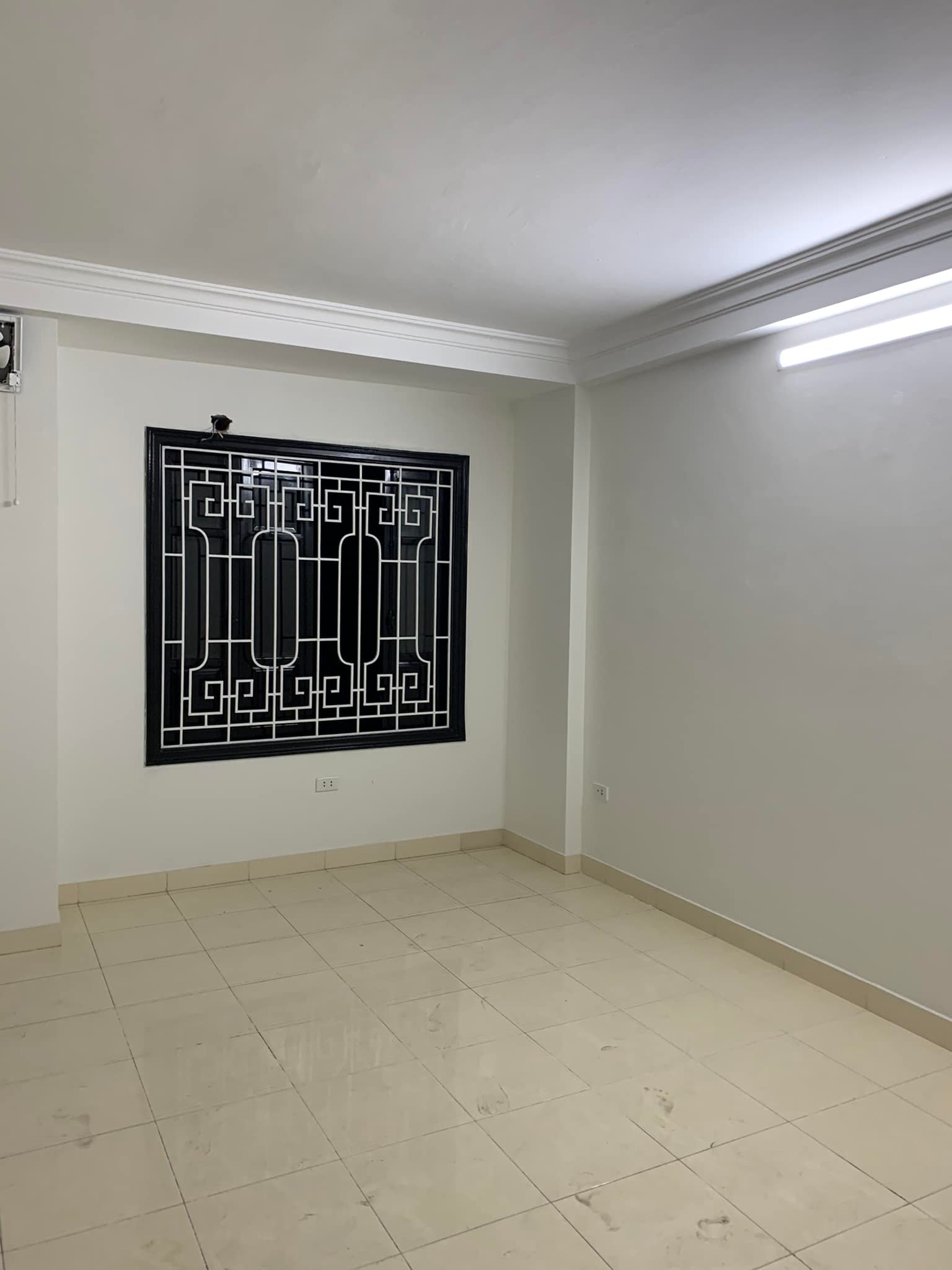 Tôi cần bán nhà đầu ngõ Phan Phù Tiên, DD giá 5.6 tỷ, 32m2x2 tầng - Ảnh chính