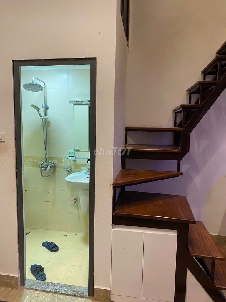 GẤP Nhà lô góc ngõ Phúc Xá, giá 5.9 tỷ, gần 23m2x5T, ở luôn - Ảnh 1