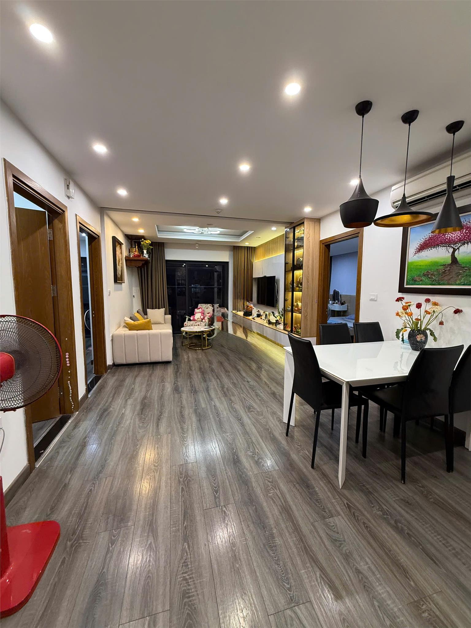 Tìm căn hộ 3PN đẹp, full nội thất, có sổ đỏ & slot ô tô?<br>Căn này tại Goldmark City chắc chắn sẽ - Ảnh 1