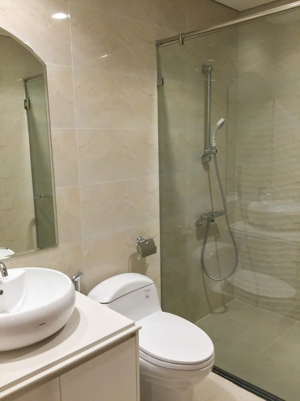 Cho thuê căn 2 ngủ Chung cư Vinhomes Nguyễn Chí Thanh, Đống Đa, Hà Nội - Ảnh 4
