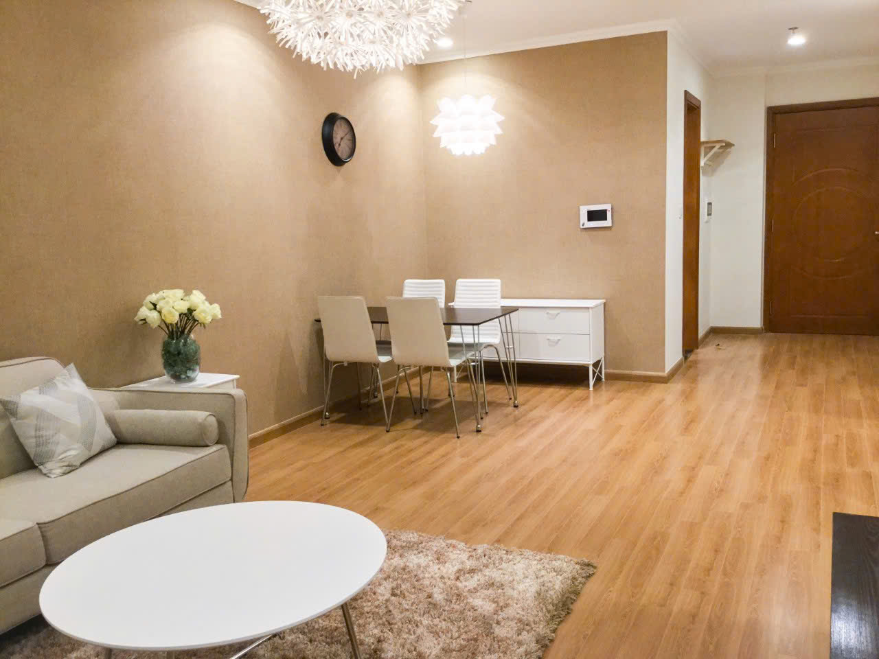 Cho thuê căn 2 ngủ Chung cư Vinhomes Nguyễn Chí Thanh, Đống Đa, Hà Nội - Ảnh 1