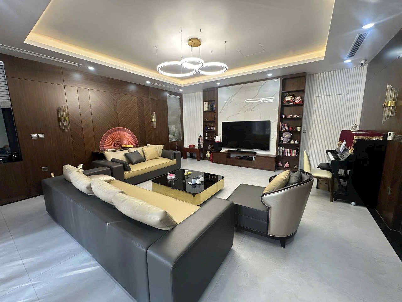 Cho thuê căn biệt thự siêu rộng Ecopark HD, dt đất hơn 500m2, 3 tầng, 5 ngủ, lô góc đẹp - Ảnh 7