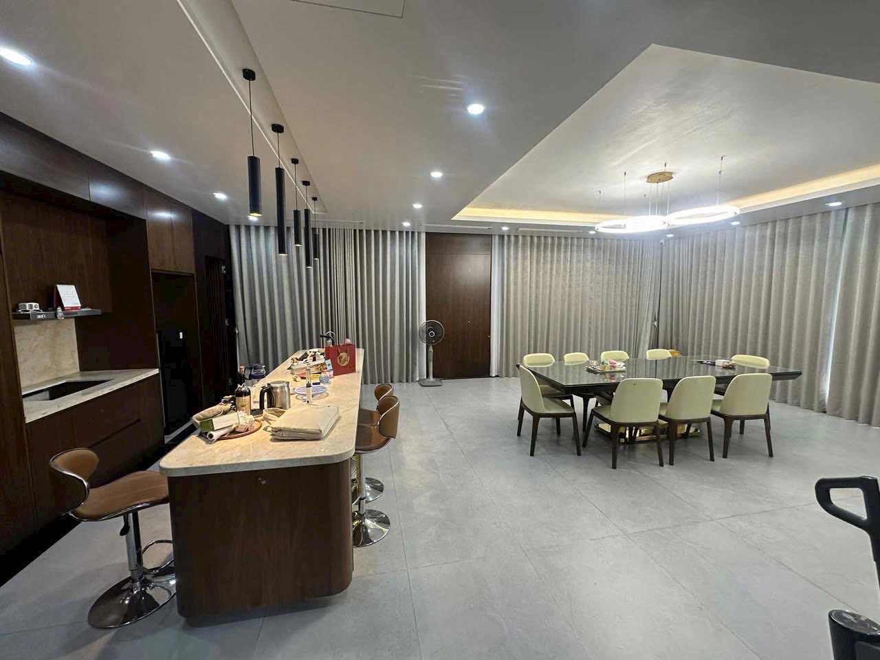Cho thuê căn biệt thự siêu rộng Ecopark HD, dt đất hơn 500m2, 3 tầng, 5 ngủ, lô góc đẹp - Ảnh 8