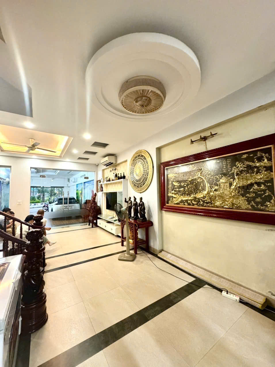BÁN NHÀ NGÕ TO HƠN PHỐ – 2 Ô TÔ TRÁNH – VIEW CÔNG VIÊN<br>Ngọc Thuỵ 121m² 3T MT 5m 30.5 tỷ Long Biên - Ảnh 1