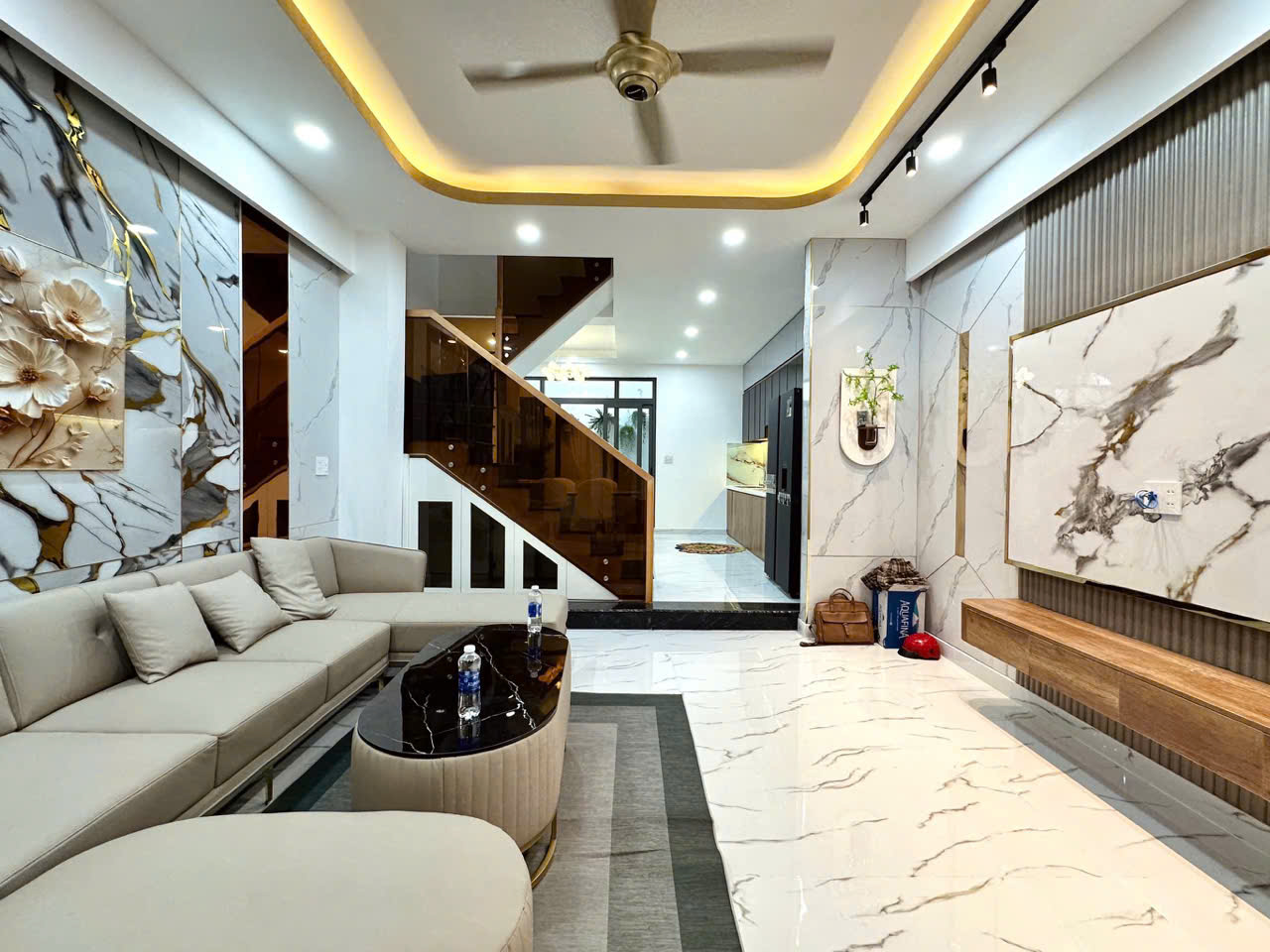NHÀ XÂY MỚI - 60M2 ( 4.8X12.5 ) -HXH - 3 TẦNG - 3 PN - FULL NT - CHỈ 8.X NHỎ - Ảnh 1