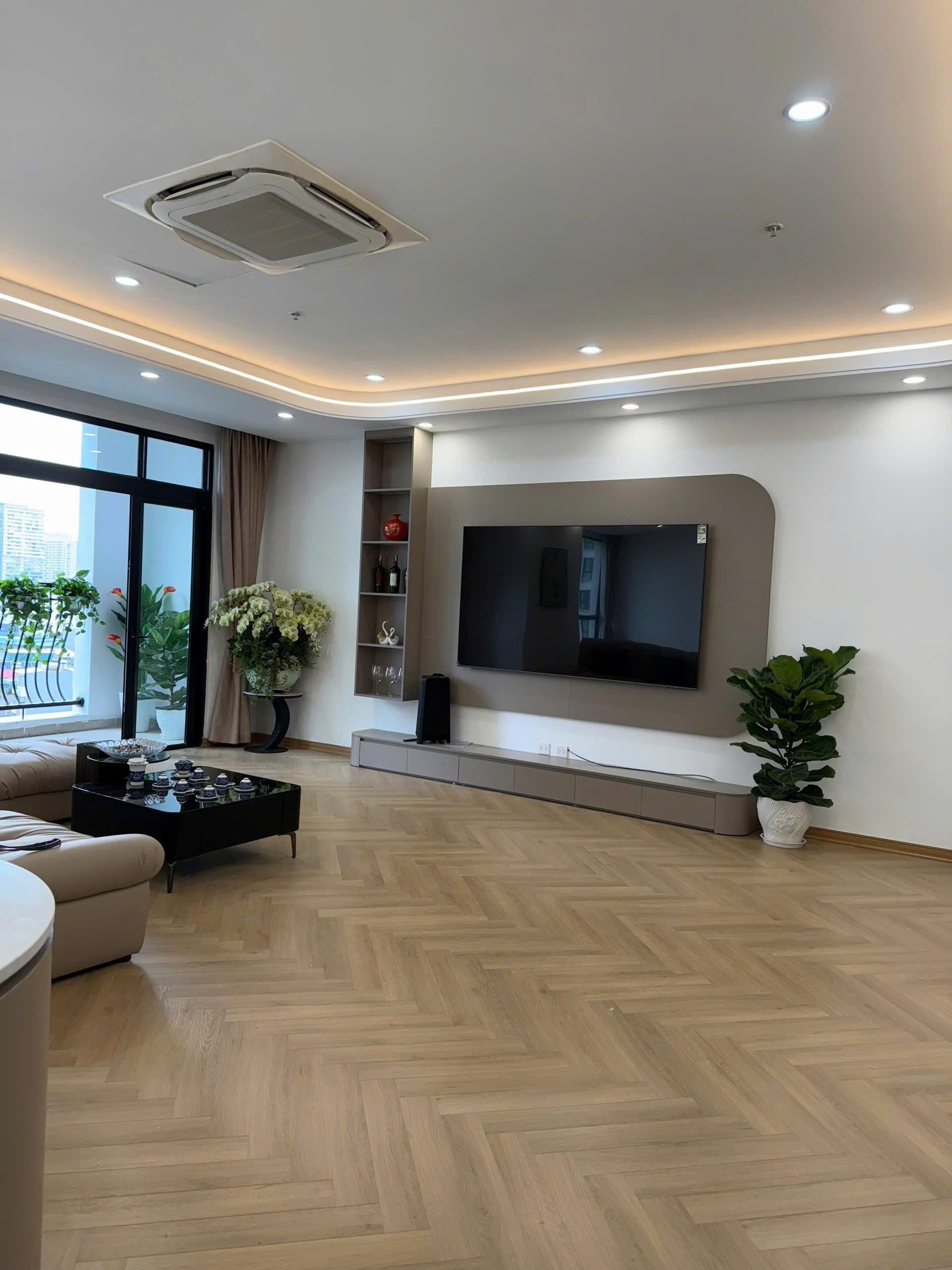 Khu đô thị Royal City đa tiện ích quần thể rộng bậc nhất Thanh Xuân , Hà Nội , bán căn 3PN - Ảnh 1