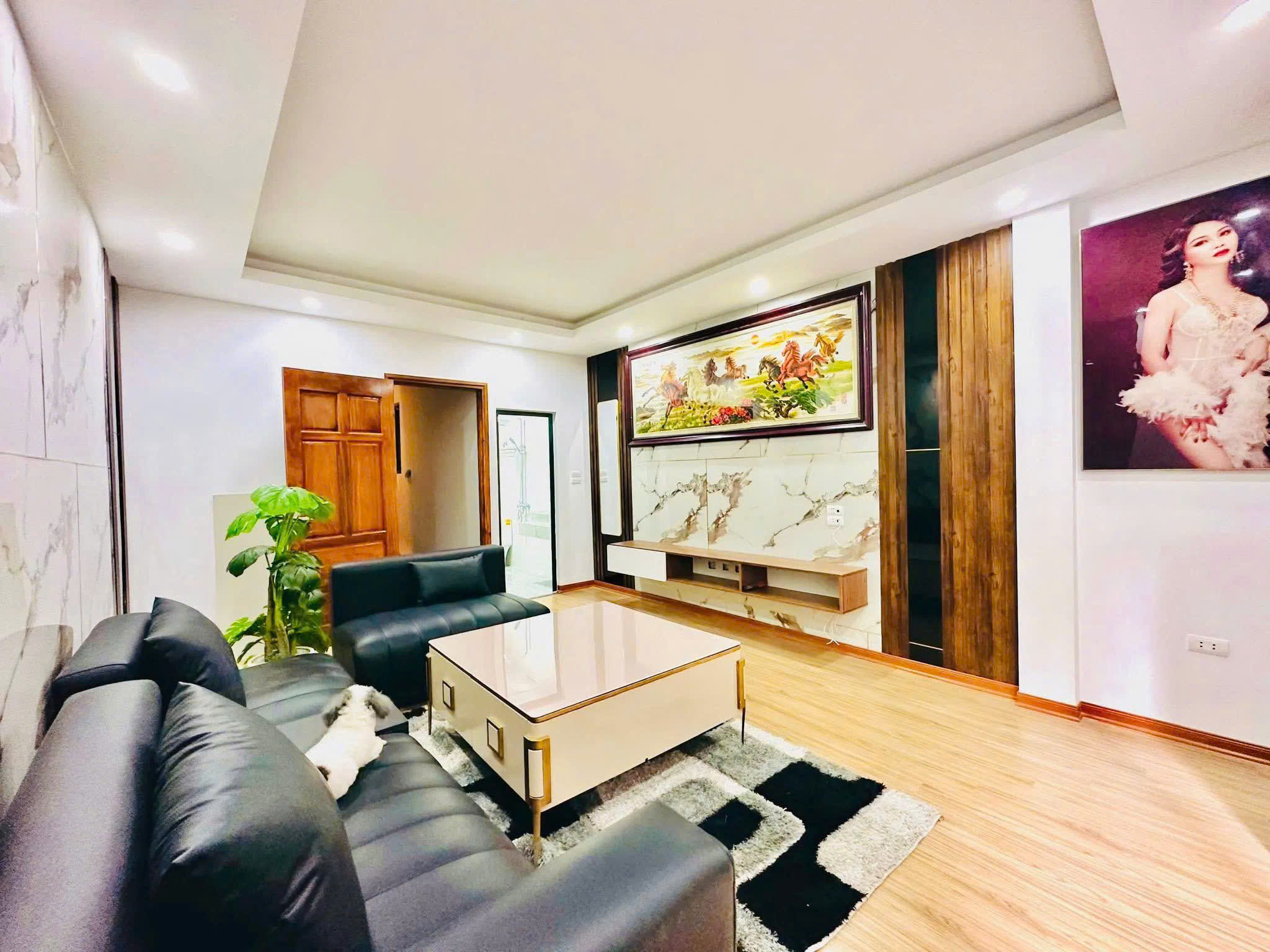 LÔ GÓC HOÀNG VĂN THÁI, PHÂN LÔ QUÂN ĐỘI, Ô TÔ TRÁNH, KINH DOANH 45M2 + 4TẦNG, MT 5,6M, GIÁ 18,2 TỶ. - Ảnh 1