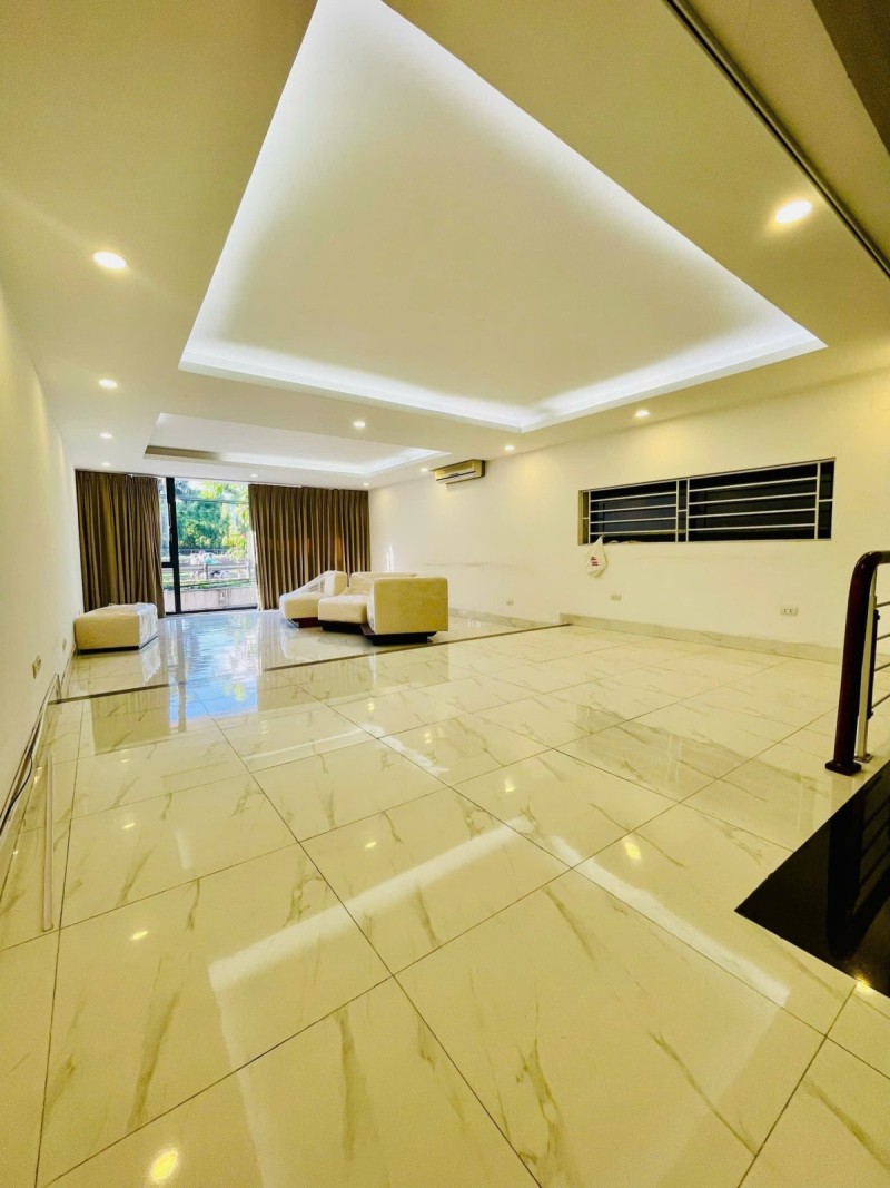 BÁN NHÀ MẶT PHỐ TÂY HỒ – 120m² – 5 TẦNG – MT 5.5m – Ô TÔ TRÁNH – VỈA HÈ – GPXD 7 NỔI + 1 HẦM - Ảnh 2