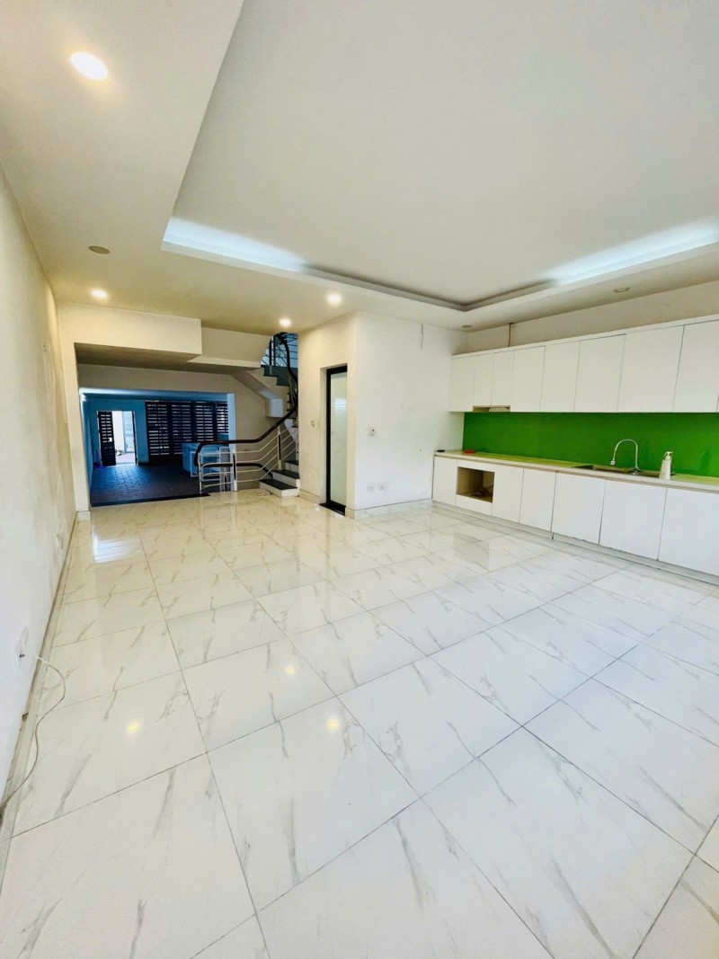 BÁN NHÀ MẶT PHỐ TÂY HỒ – 120m² – 5 TẦNG – MT 5.5m – Ô TÔ TRÁNH – VỈA HÈ – GPXD 7 NỔI + 1 HẦM - Ảnh 3