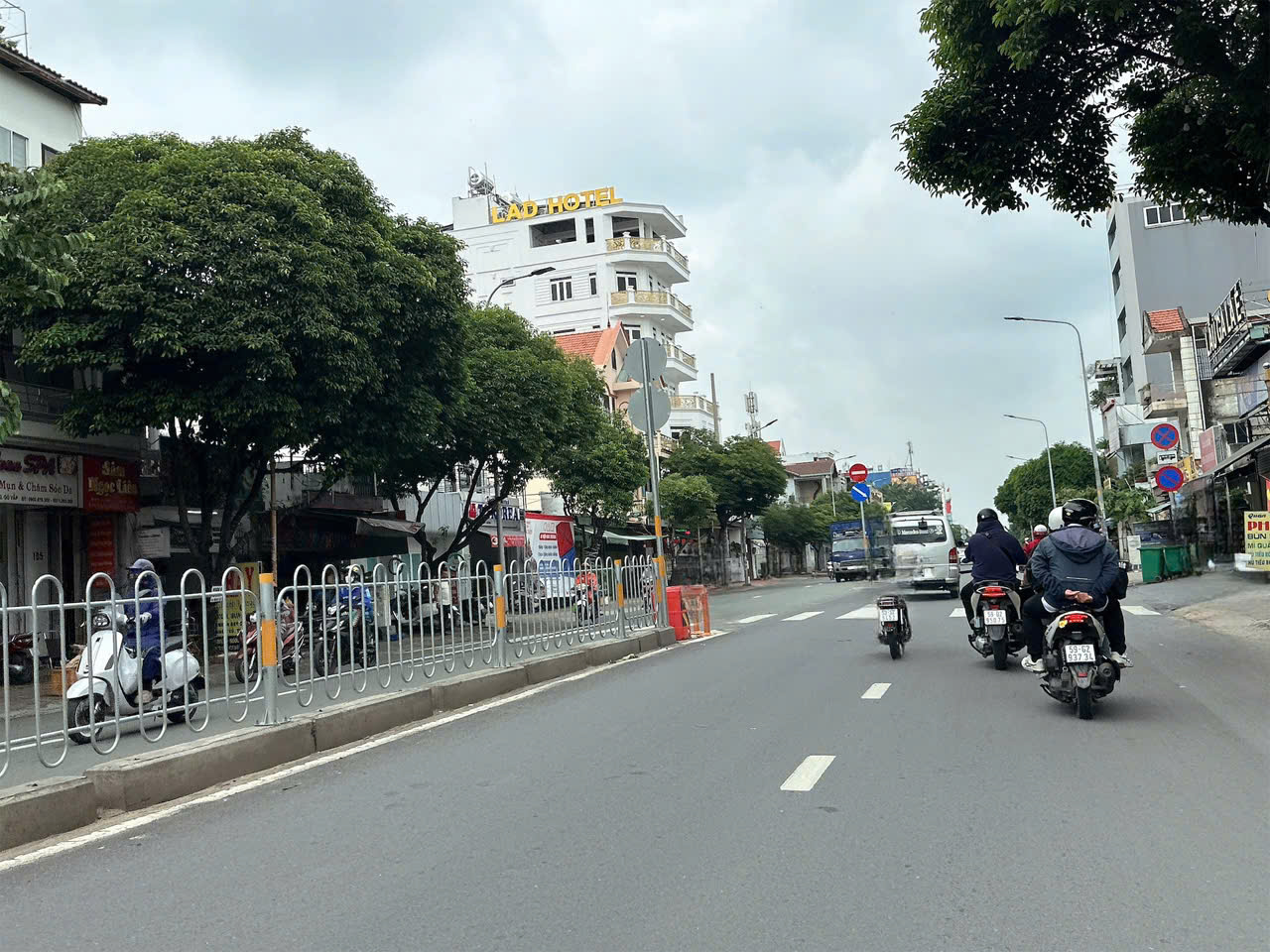 Bán đất tặng nhà 3 lầu 384m2 hẻm 1 sẹc Nguyễn Văn Lượng ngang 8m 17PN gần Lotte 28.6 tỷ - Ảnh 1