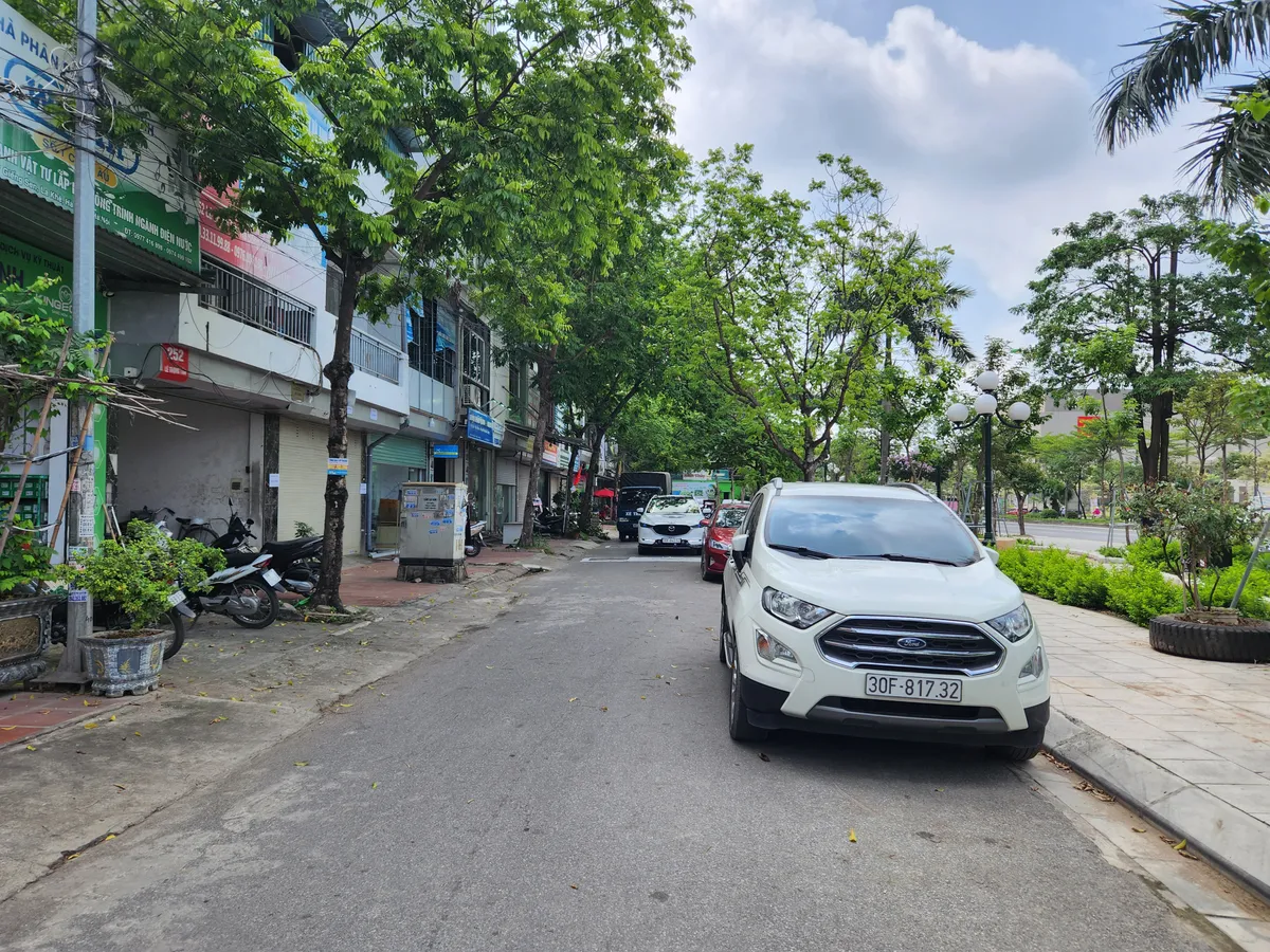 BÁN ĐẤT MP LÊ TRỌNG TẤN 54M, PHÙ HỢP XÂY TÒA VP..SỔ ĐỎ VUÔNG ĐẸP, KD ĐỈNH 17 TỶ. - Ảnh 1