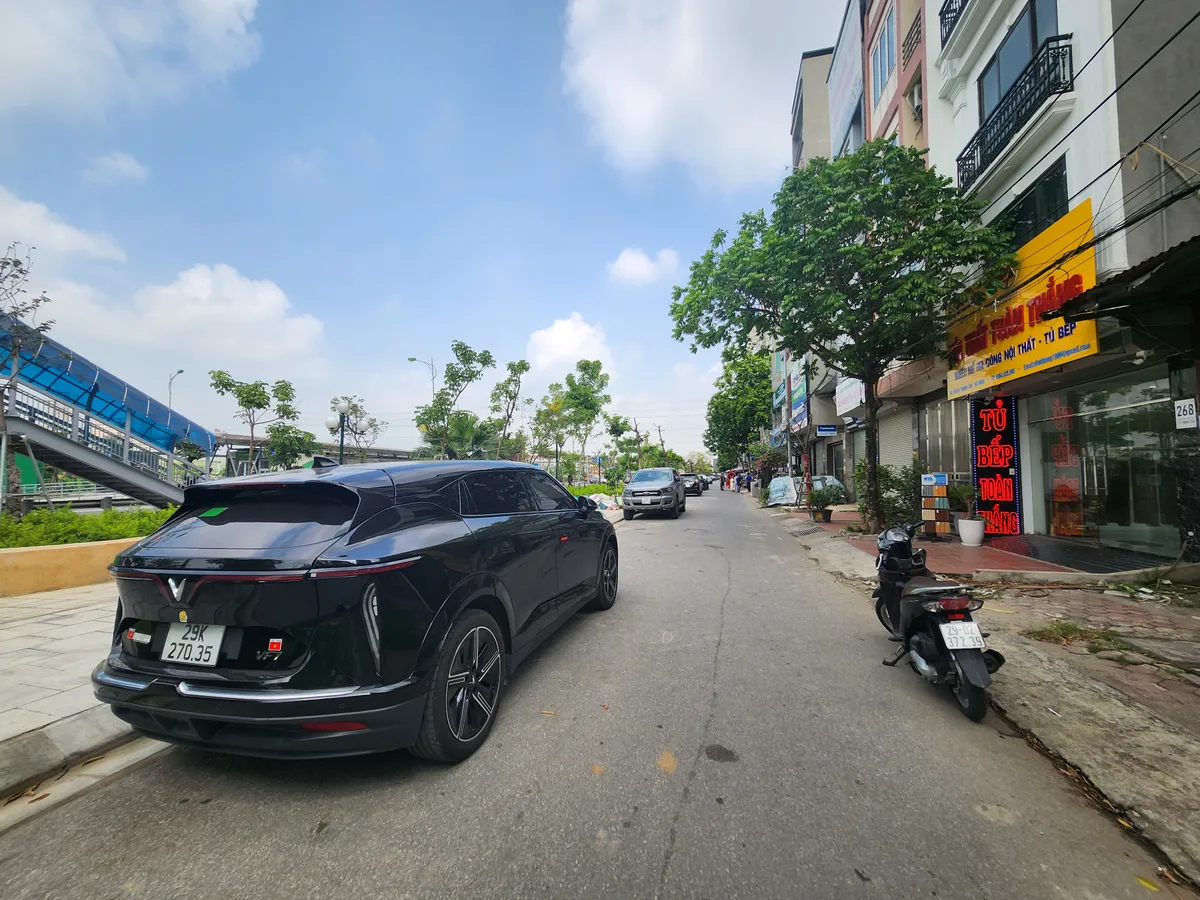 BÁN ĐẤT MP LÊ TRỌNG TẤN 54M, PHÙ HỢP XÂY TÒA VP..SỔ ĐỎ VUÔNG ĐẸP, KD ĐỈNH 17 TỶ. - Ảnh 2