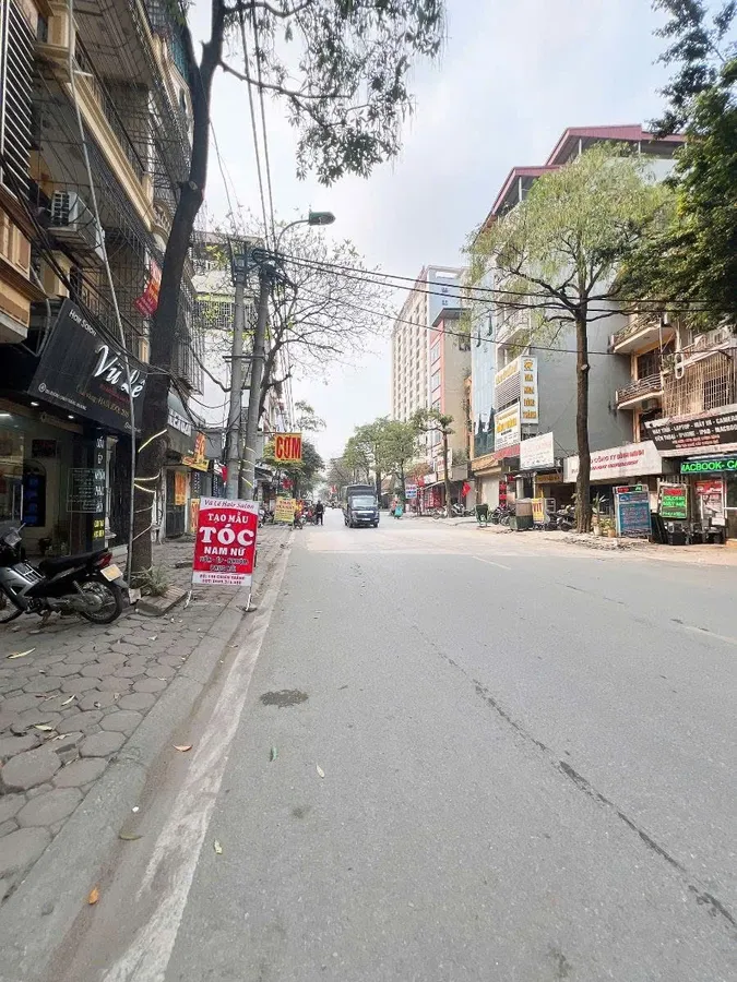 Mặt Phố Chiến Thắng Ô tô tránh, Vỉa Hè đá bóng, KD đỉnh 72mx5 tầng chào 26.8 tỷ có TL. - Ảnh chính