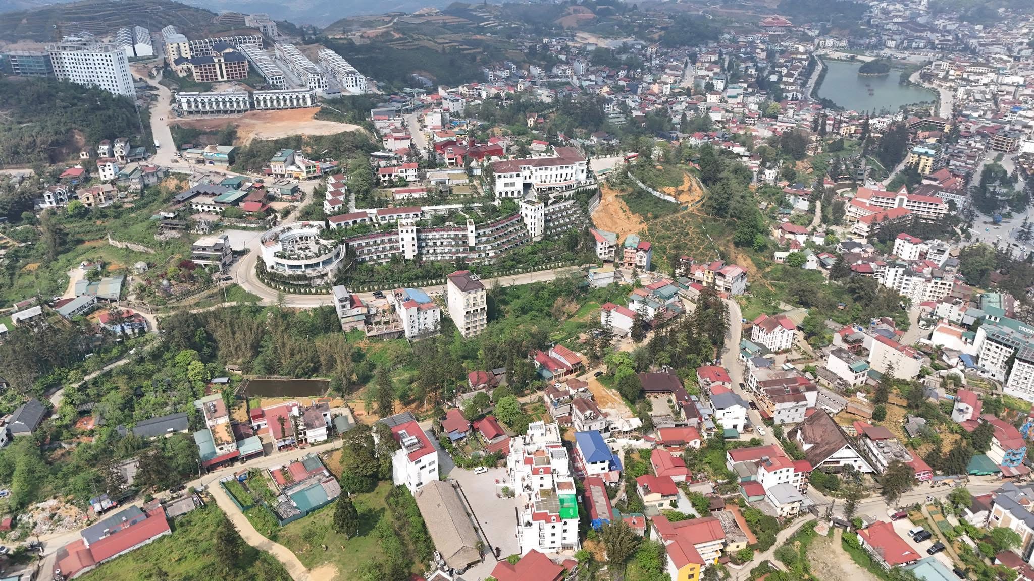 Bán liền kề tại trung tâm TX Sa Pa, cách Sun Palaza 900m sổ đỏ lâu dài giá 5,75 tỷ (cả đất + nhà) - Ảnh 3