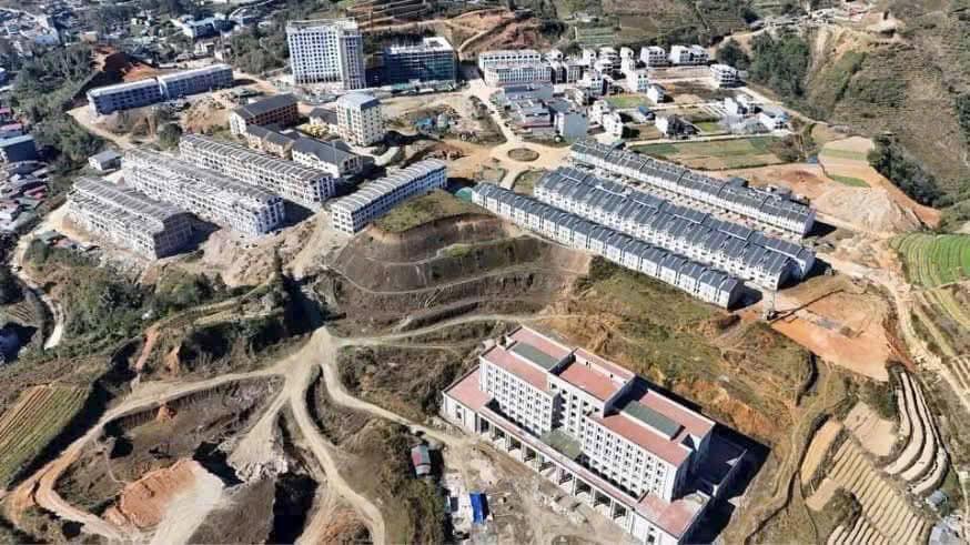 Bán liền kề tại trung tâm TX Sa Pa, cách Sun Palaza 900m sổ đỏ lâu dài giá 5,75 tỷ (cả đất + nhà) - Ảnh 2