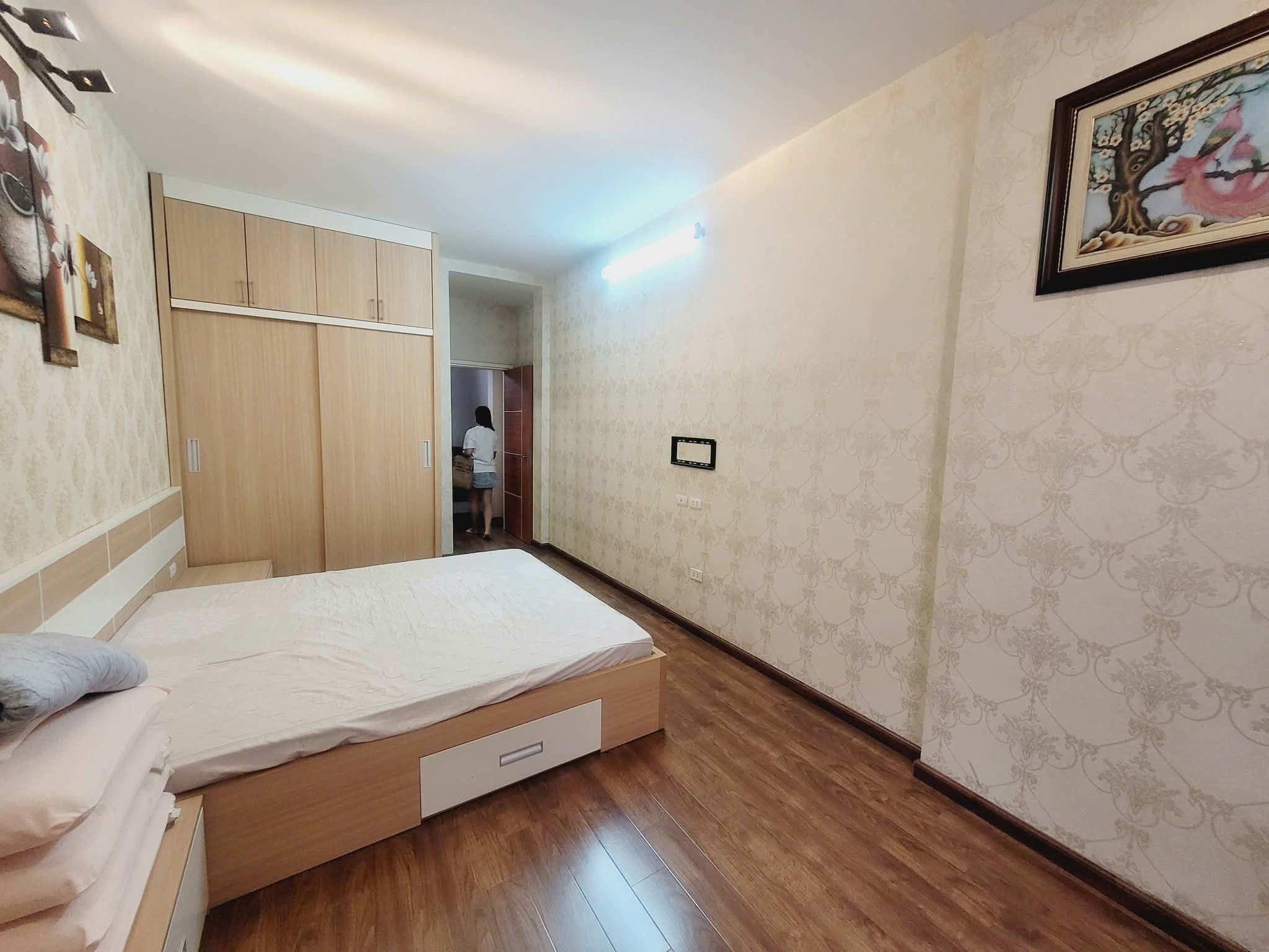 BÁN NHÀ TÔN ĐỨC THẮNG ĐỐNG ĐA NHÀ ĐẸP Ở LUÔN NGÕ RỘNG THOÁNG 5 TẦNG 7,5 TỶ - Ảnh 2
