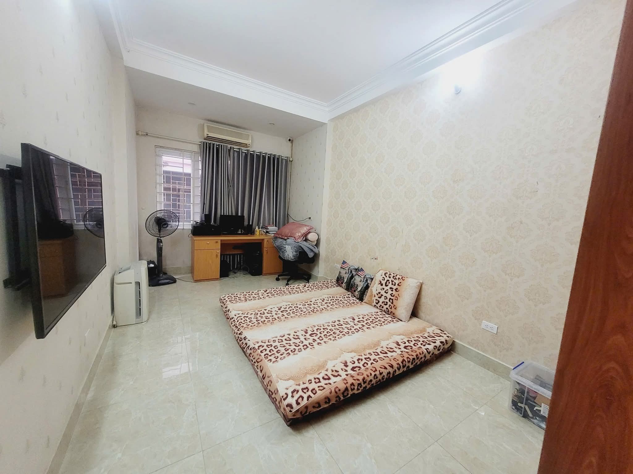 BÁN NHÀ TÔN ĐỨC THẮNG ĐỐNG ĐA NHÀ ĐẸP Ở LUÔN NGÕ RỘNG THOÁNG 5 TẦNG 7,5 TỶ - Ảnh 4