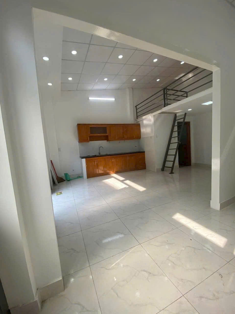 NHÀ BÁN / CHO THUÊ MẶT TIỀN LÊ LỢI, TRUNG CHÁNH, HÓC MÔN GIÁ CHỈ 4,36 TỶ - Ảnh 4