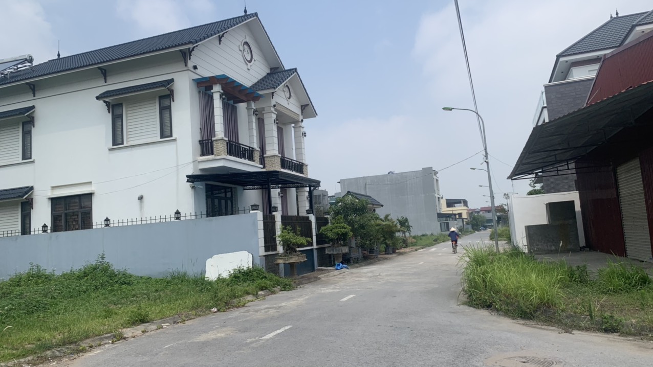 BÁN ĐẤT ĐẤU GIÁ CẦU LỌC_NGỌC TẢO_PHÚC THỌ_GẦN KCN NAM PHÚC THỌ_200M RA ĐƯỜNG 32 _Ô TÔ ĐỖ CỬA - - Ảnh 1