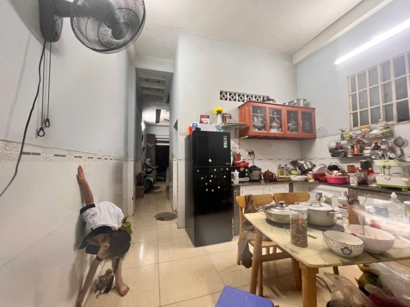 BÁN NHÀ ĐƯỜNG SỐ 8 LINH TRUNG, THỦ ĐỨC - 2 TẦNG - HẺM KIA - CÔNG NHẬN ĐỦ - CHỈ 5.7 TỶ. - Ảnh 2