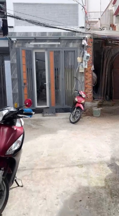 Nhà cũ 2 tầng nở hậu hẻm thông đường Dương Bá Trạc P1Q8. Giá 3,5 tỷ TL - Ảnh 1
