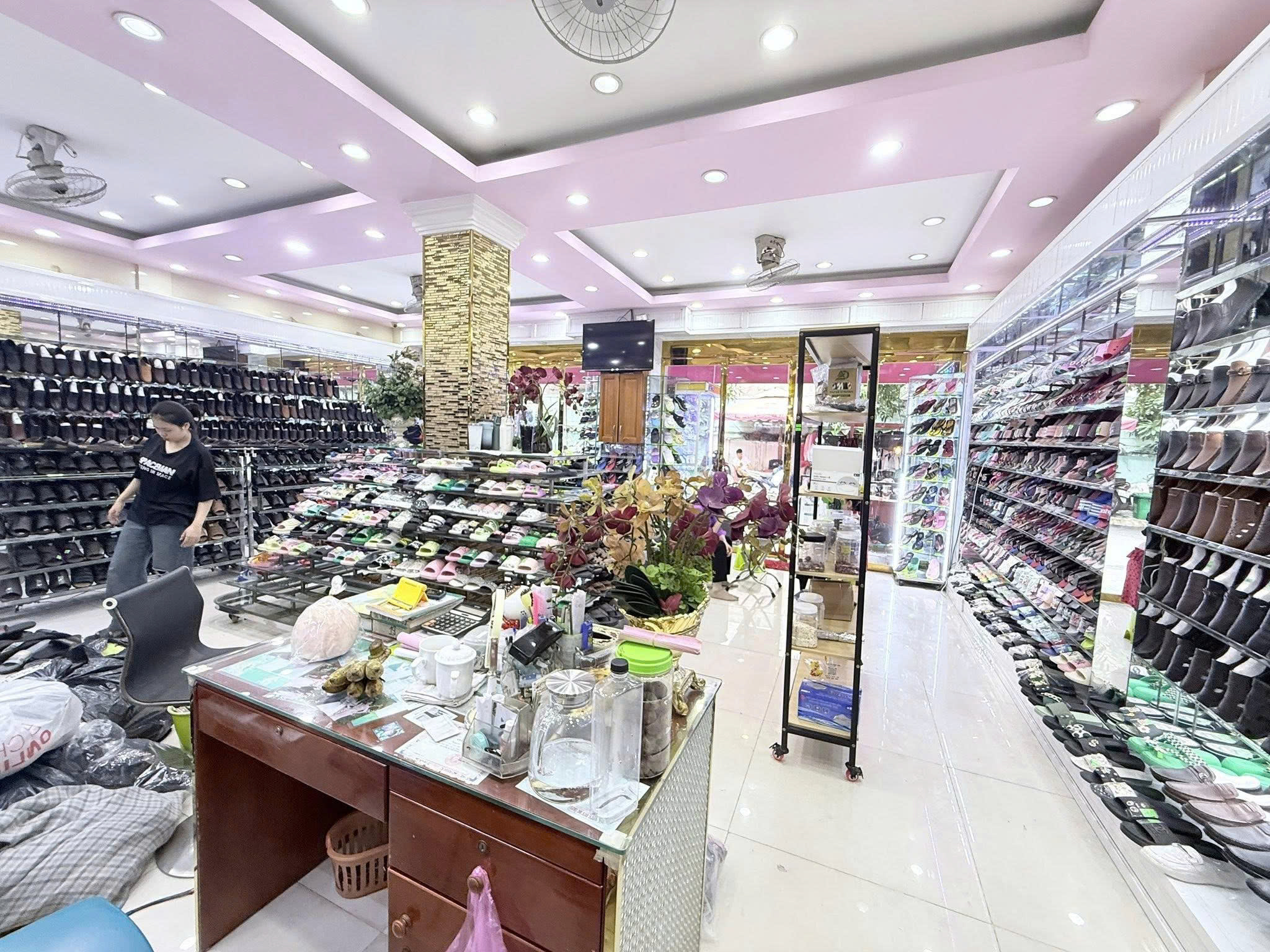 Bán nhà Mặt tiền Yết Kiêu, ngay Hùng Vương, chợ An Đông, 8x8,1m, 5 Tầng, 6PN, 31,5 tỷ. - Ảnh 1