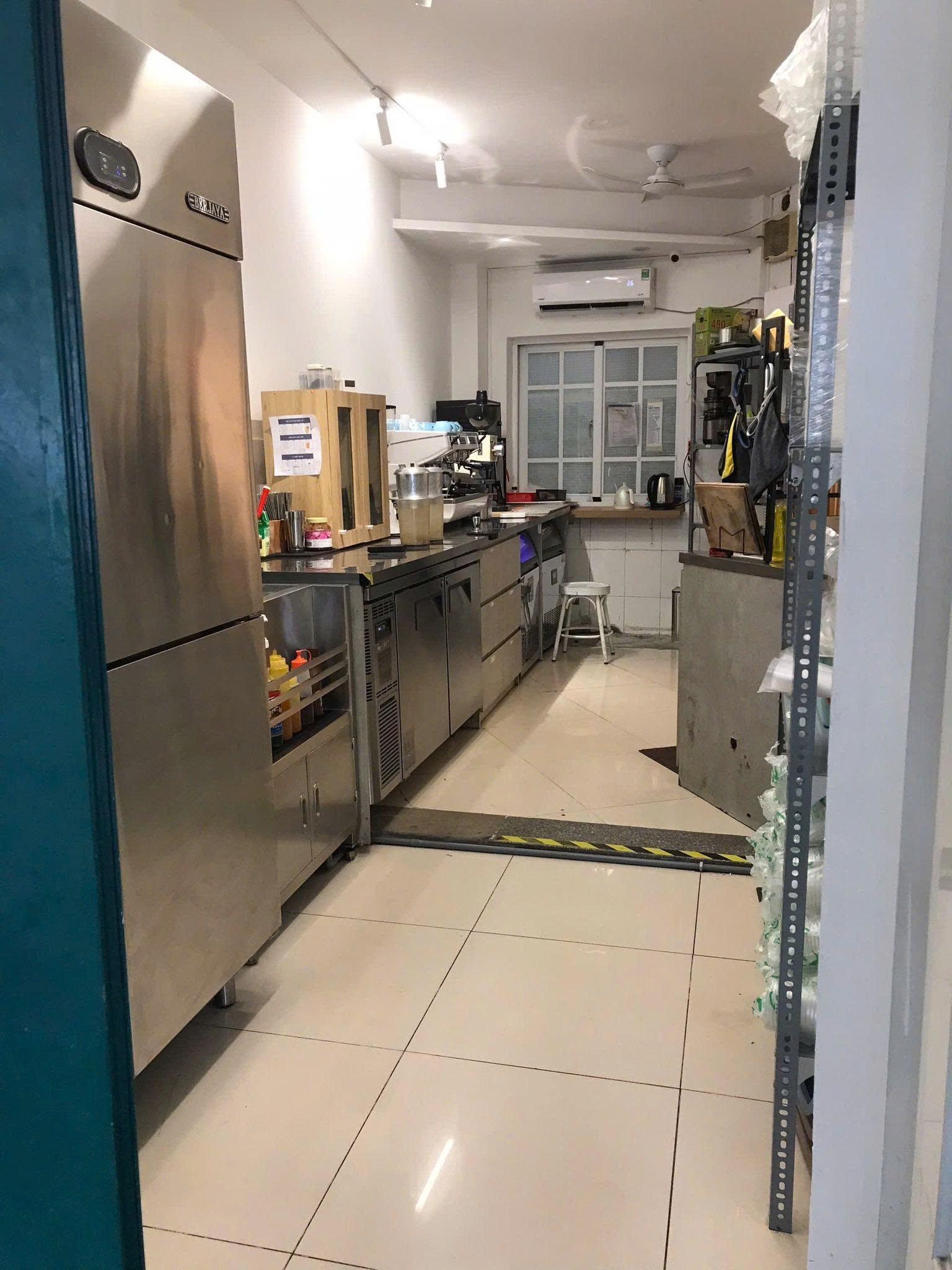 CHÍNH CHỦ CẦN SANG NHƯỢNG QUÁN CAFE ĐANG HOẠT ĐỘNG TẠI Q7 - Ảnh 2