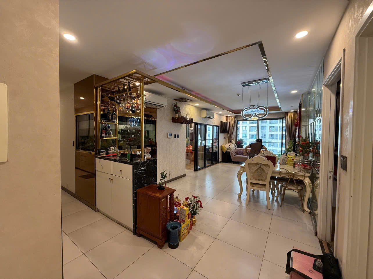 Cho thuê Căn hộ cao cấp 110m2 Chung Cư Goldview Q4 Full nội thất - Ảnh chính