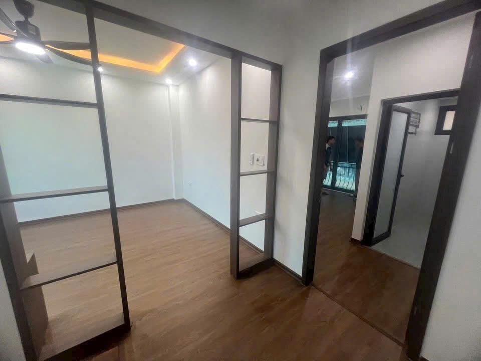NHÀ ĐẸP - GIÁ TỐT - Vị Trí Đắc Địa Tại Giáp Đại Lộ Thăng Long, Hà Nội - Ảnh 1
