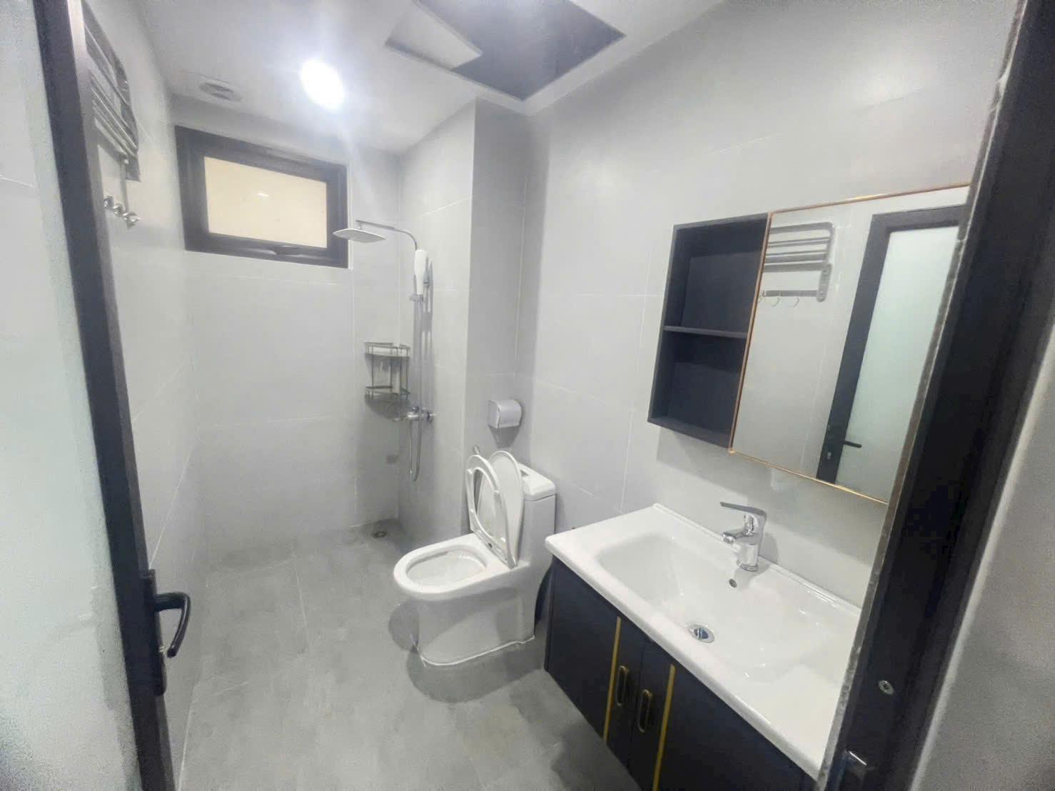 NHÀ ĐẸP - GIÁ TỐT - Vị Trí Đắc Địa Tại Giáp Đại Lộ Thăng Long, Hà Nội - Ảnh 3
