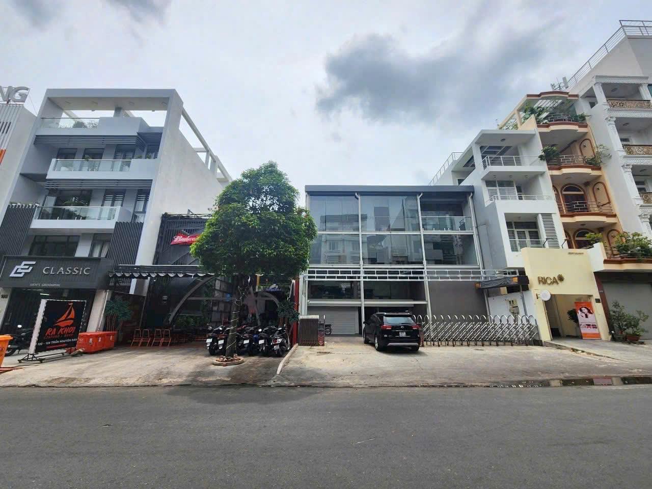 *Ngang lớn 13.5x27m Cn 334m MTKD Trần Nguyên Đán Ngay Phan Xích Long TN.220Tr/th 110Tỷ - Ảnh chính