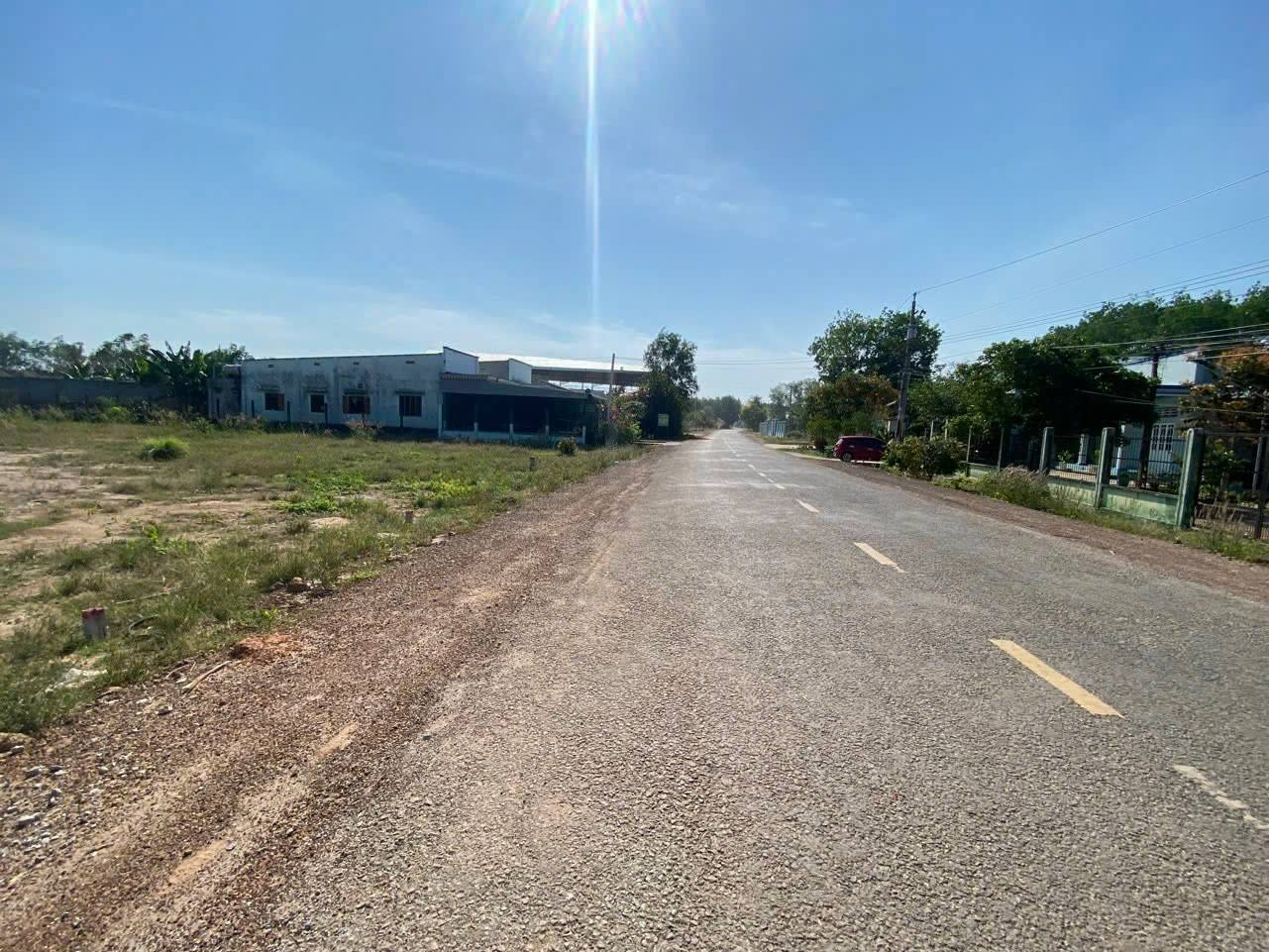 📍 Bán nhanh 200m² đất thổ cư giá 250 triệu, đường nhựa 7m, gần KCN 🏡 - Ảnh 2