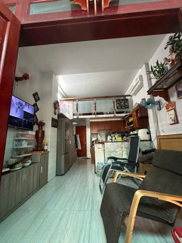 Bán CHDV 5 tầng view chợ Hạnh Thông Tây ngang 5m 75m2 9PN hẻm 8m thông chỉ 10.9 tỷ. - Ảnh 3