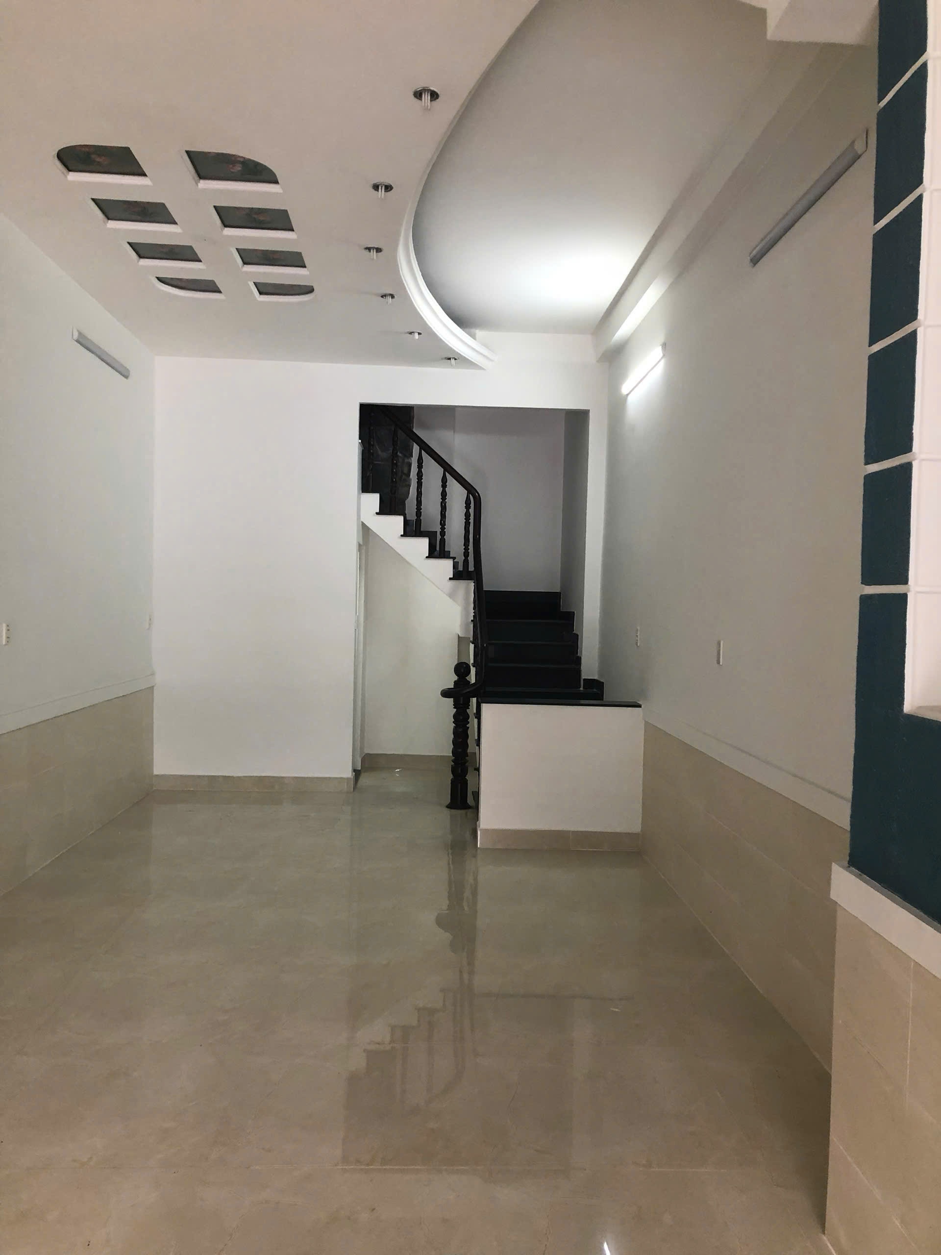 Bán Nhà Mặt Tiền 379 Ngô Gia Tự, P3,Q10 - Ảnh 4