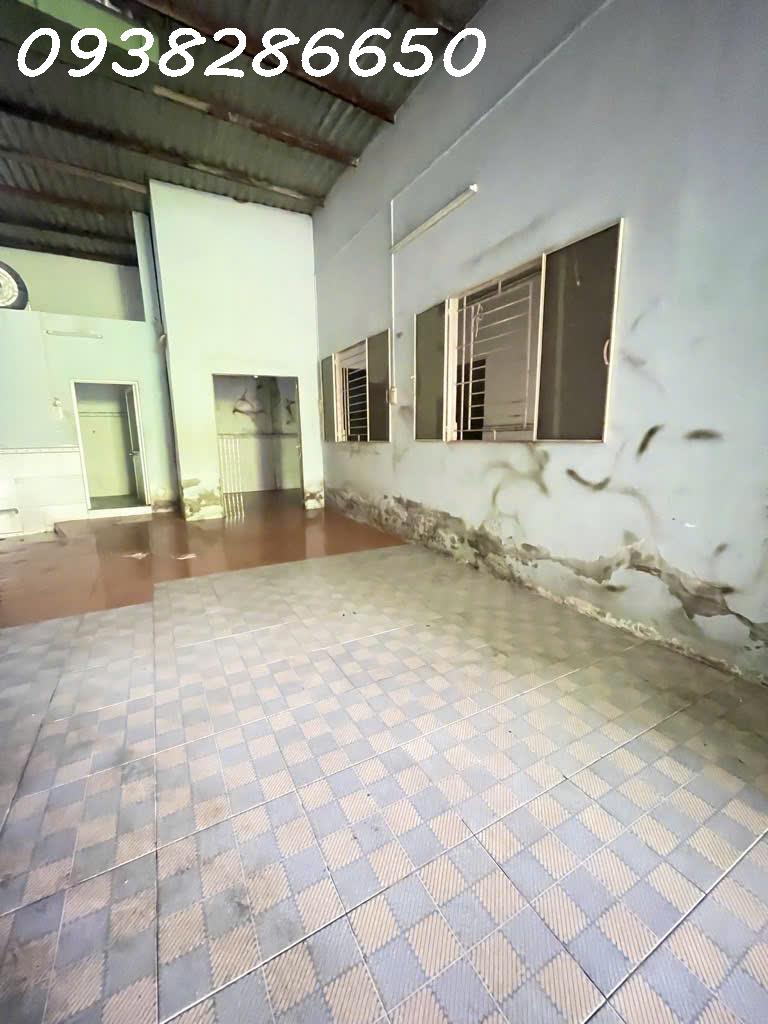 BÁN NHÀ CẤP 4- DƯƠNG THỊ MƯỜI – HẺM XE HƠI – GẦN BỆNH VIỆN Q12 – DT 118M2 , GIÁ : 5,3 TỶ TL - Ảnh 1