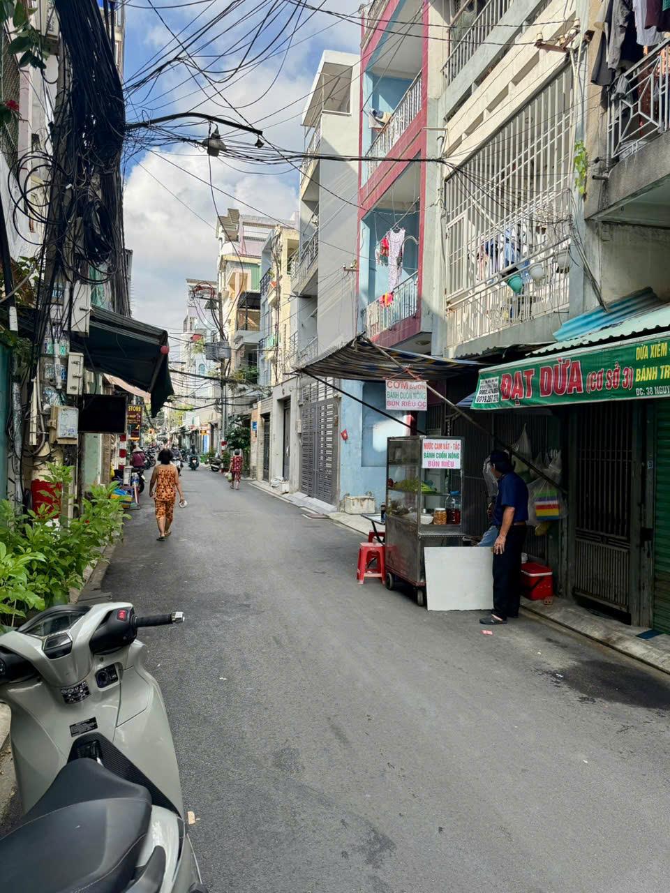 **Bán nhà HXH Hiệp Nhất** phường 4 Tân Bình (6*15) 15 phòng - Ảnh 1