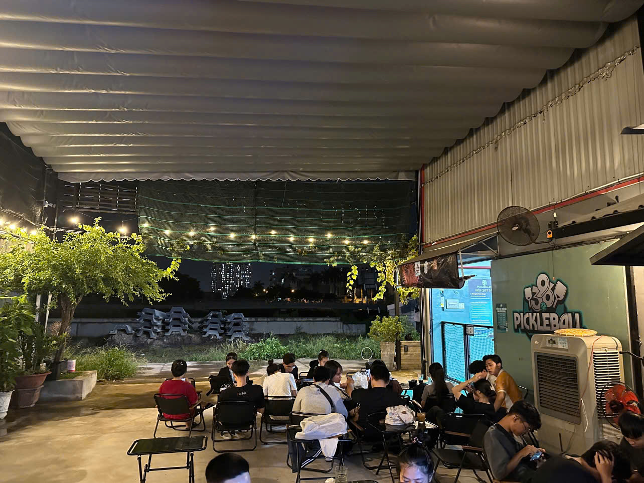 Sang quán cafe +3 sân Pickleball ngay bờ kè Gò Vấp. - Ảnh chính