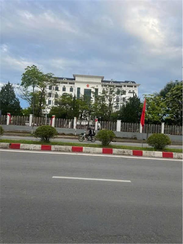 ĐẤT ĐẸP - GIÁ TỐT - Vị Trí Đắc Địa Tại Mặt đường Trương Hán Siêu, Thành phố Hoà Bình - Ảnh 3