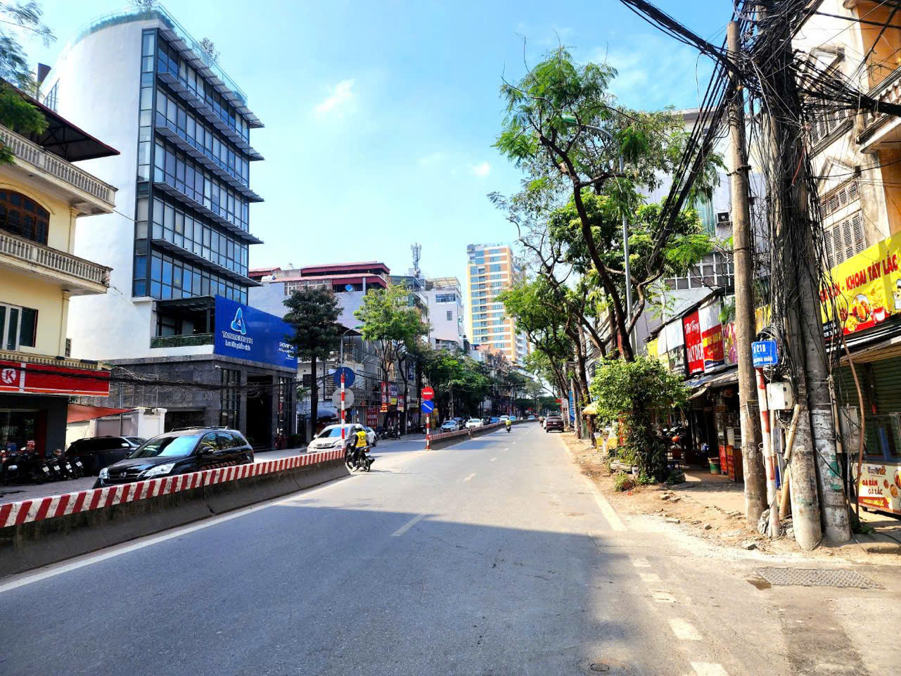 LẠC LONG QUÂN - Ô TÔ ĐỖ CỬA - QUY HOẠCH ỔN ĐỊNH - SỔ ĐỎ NỞ HẬU. <br>78m x 2 tầng,  15,2 tỷ - Ảnh chính