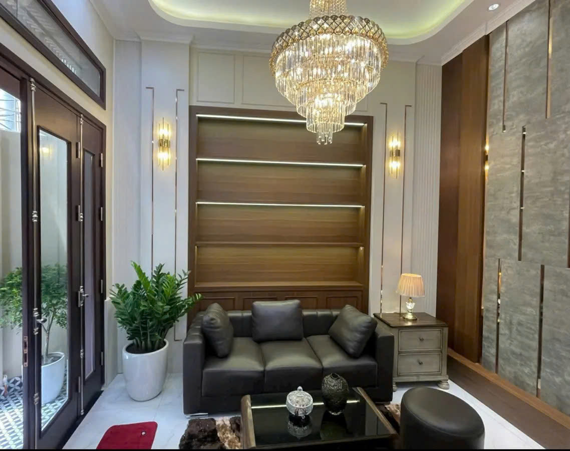Bán nhà ngõ Văn Phú, Hà Đông. DT 37m2, 5 tầng, 3PN, full nội thất đẹp, sổ đỏ chính chủ. Giá 7.9 tỷ. - Ảnh chính
