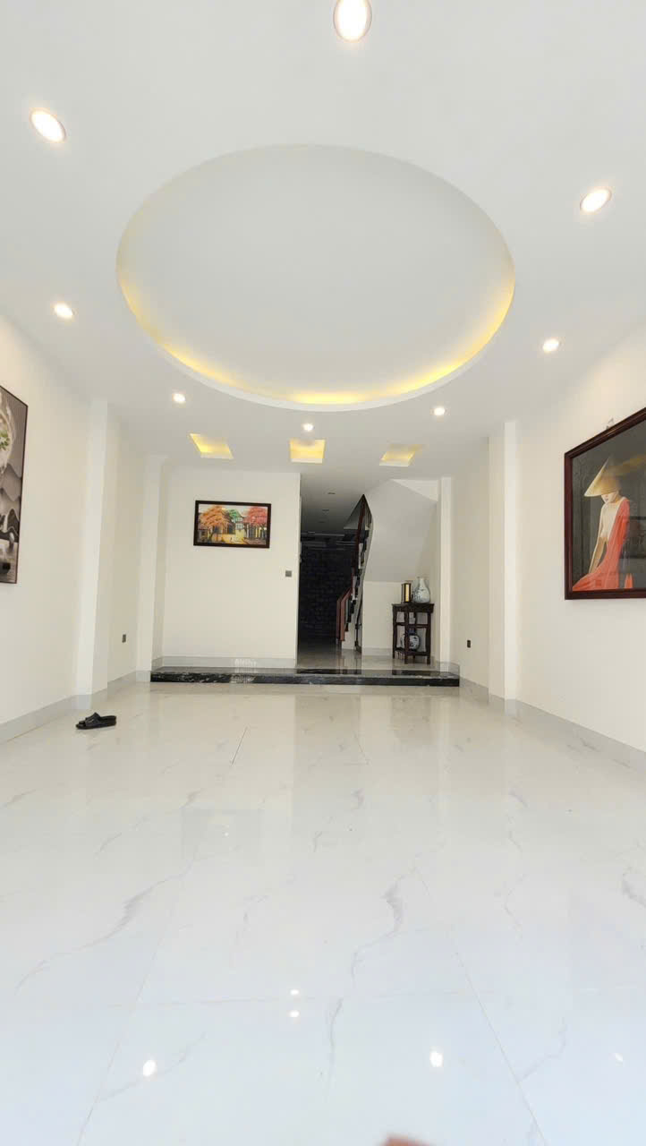NHÀ MỚI 7 TẦNG THANG MÁY – NGÕ THÔNG Ô TÔ – VÀO NHÀ<br>Bồ Đề 67/70m², MT 4.2m, 17.5 tỷ – Long Biên - Ảnh 2