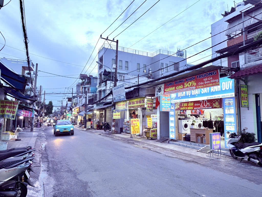 💥 NHÀ ĐẸP - GẦN ST LOTTE NG.V.LƯỢNG & CV LÀNG HOA GV - 2 MẶT HẺM 3M SÁT MT - 66M² - 2 TẦNG NHỈNH 6 TỶ - Ảnh chính