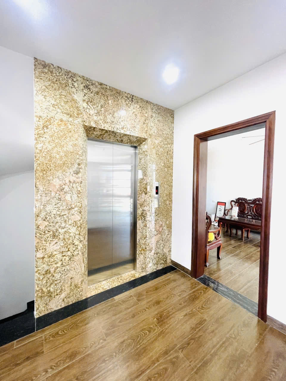 BÁN NHÀ MẶT PHỐ BỒ ĐỀ – LÔ GÓC VIEW HỒ – 7 TẦNG THANG MÁY – GIẢM SỐC 2 TỶ<br>Bồ Đề, 87/102m², MT - Ảnh chính