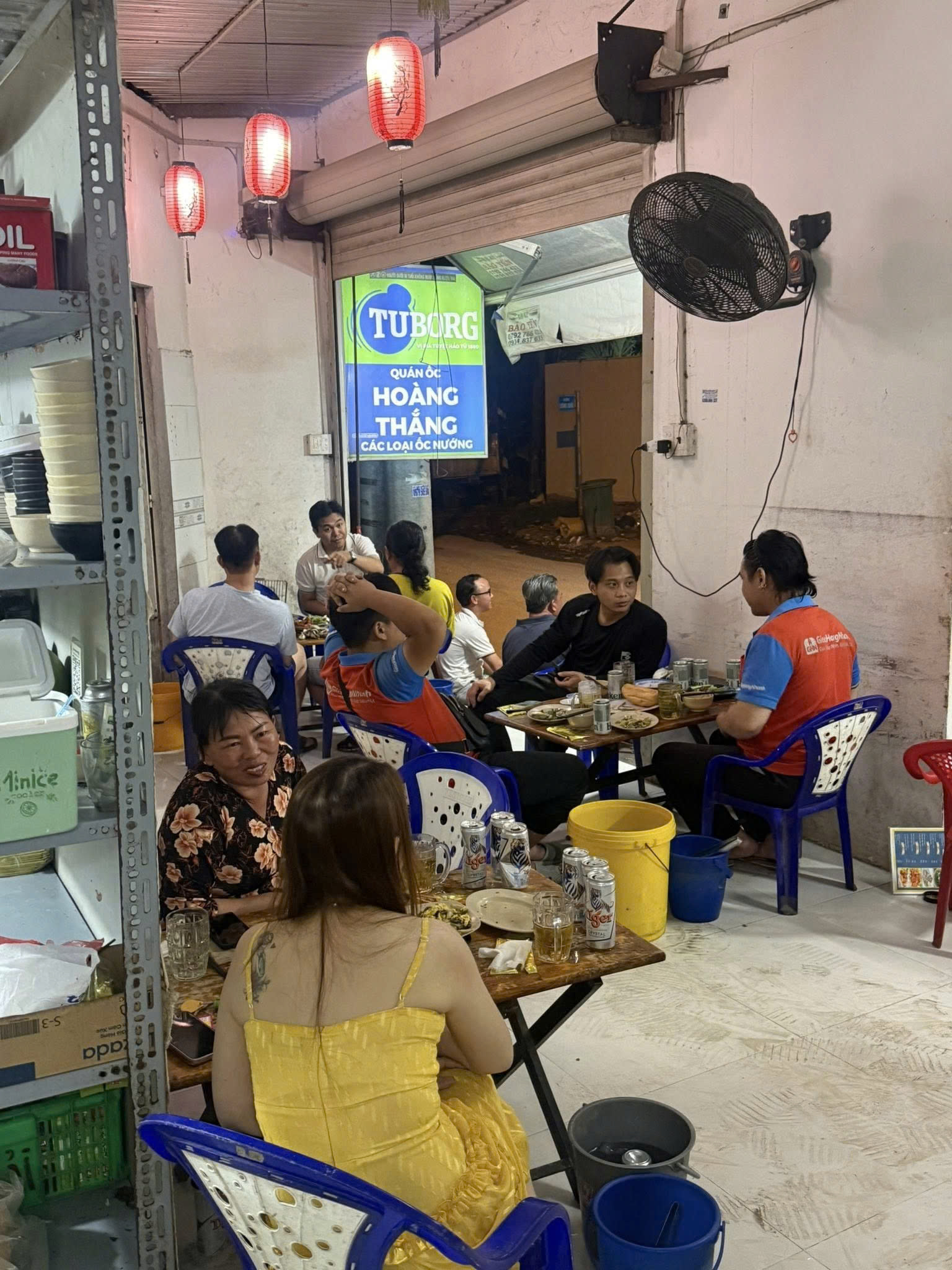 CHÍNH CHỦ SANG LẠI QUÁN ỐC CHỈ CẦN VÀO BÁN, ĐỐI DIỆN CHUNG CƯ LÊ THÀNH - GIÁ TỐT BÌNH TÂN - Ảnh 1