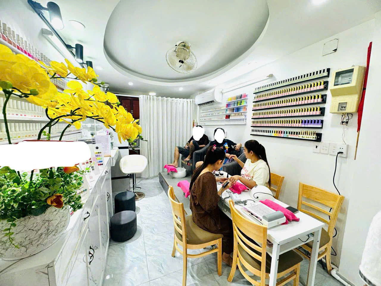 SANG TIỆM NAIL- MI – GỘI MẶT TIỀN ĐƯỜNG NGUYỄN THẦN HIẾN, QUẬN 4 - Ảnh chính