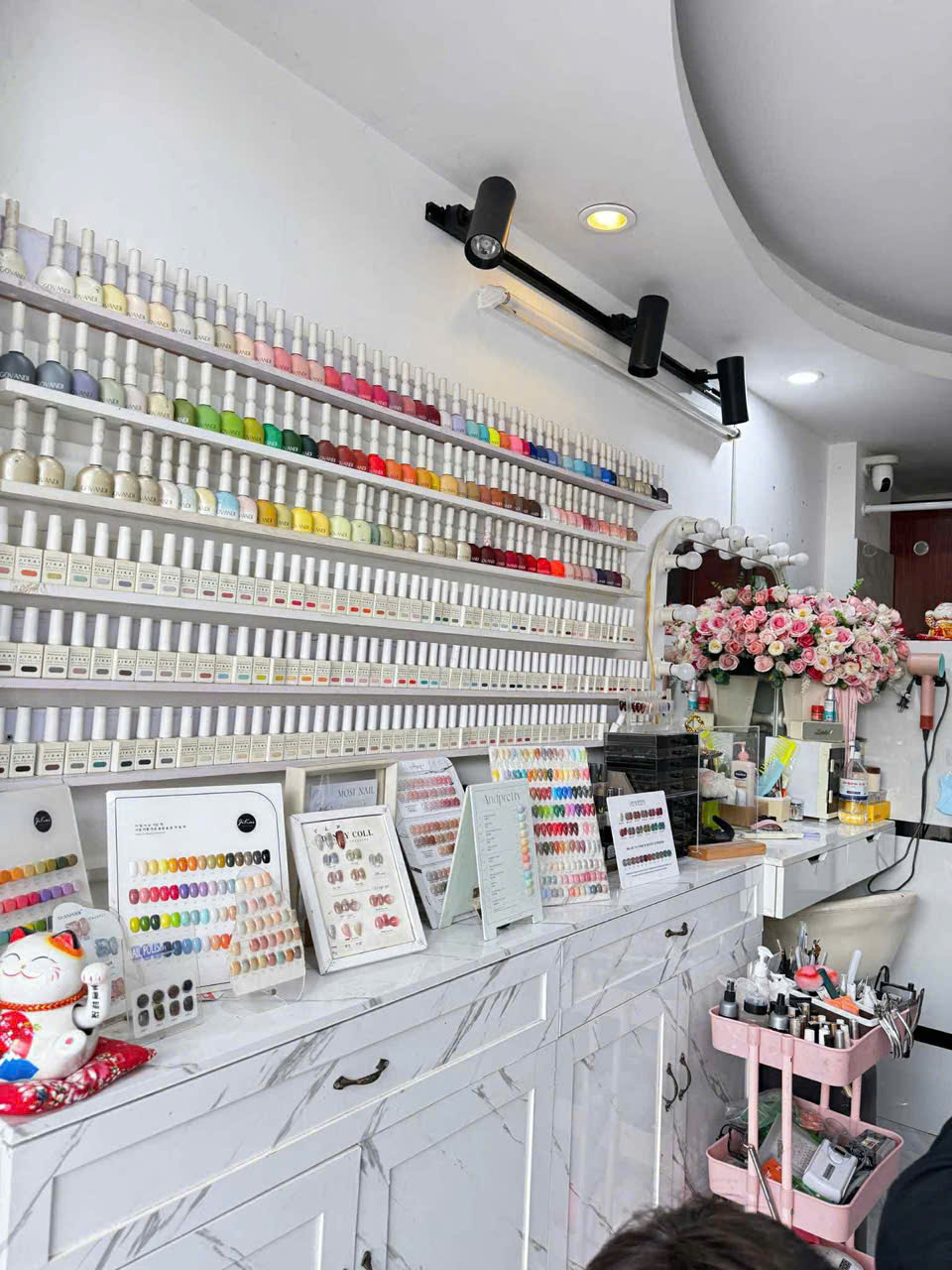 SANG TIỆM NAIL- MI – GỘI MẶT TIỀN ĐƯỜNG NGUYỄN THẦN HIẾN, QUẬN 4 - Ảnh 1