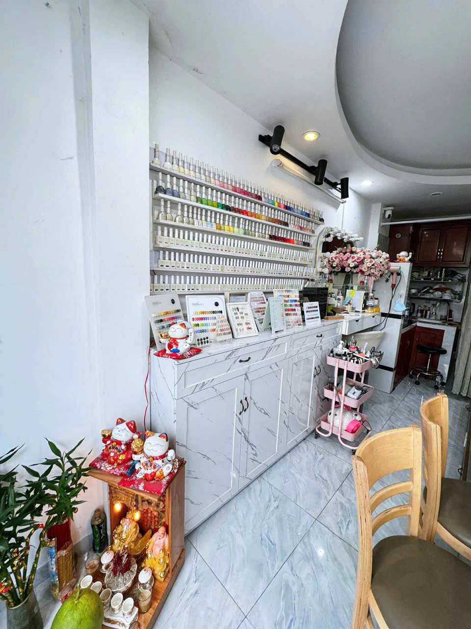 SANG TIỆM NAIL- MI – GỘI MẶT TIỀN ĐƯỜNG NGUYỄN THẦN HIẾN, QUẬN 4 - Ảnh 2