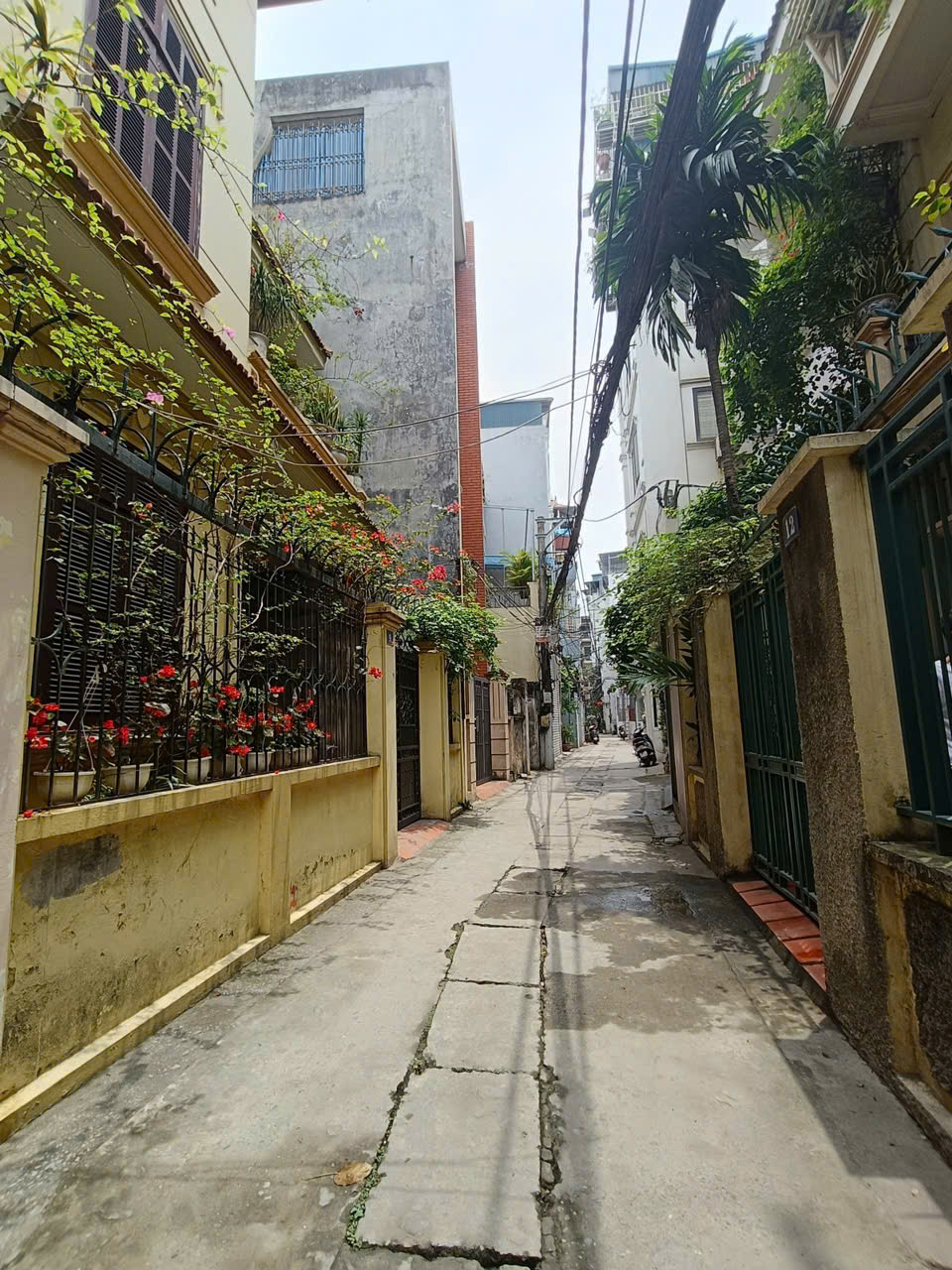 BÁN NHÀ BỒ ĐỀ – GARA – NGÕ THÔNG HỒNG TIẾN – SỔ HOA HẬU – GẦN HỒ<br>Diện tích 42.6m², 5 tầng, MT 5m, - Ảnh 2