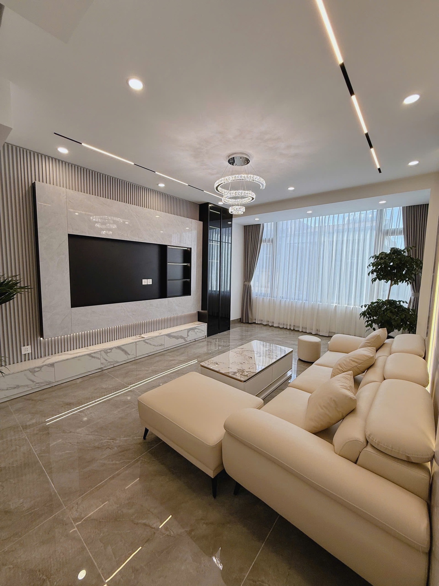 Bán Gấp Nhà 424 Ngọc Thụy, Long Biên, 50m2, 6 Tầng, Gara Ô tô, Thang Máy, Full nội thất - Ảnh 1